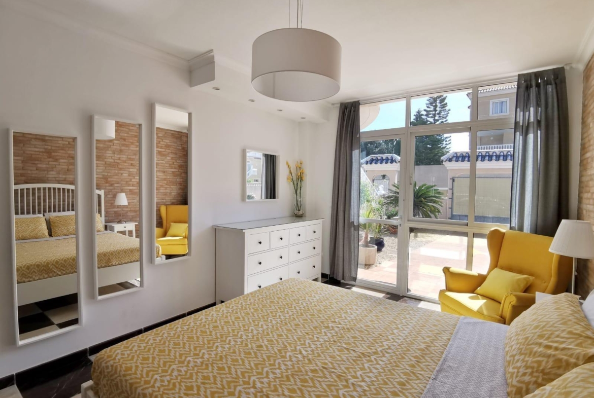Ruim chalet in La Florida, Orihuela Costa – Ideaal om te genieten van de zon en het strand