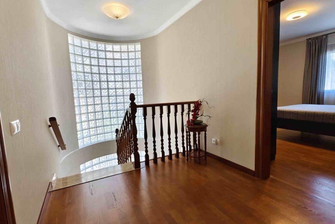 VILLA EN CIUDQUESADA. CON PISCINA PRIVADA. PARCELA 850M2. CASA 364 M2.