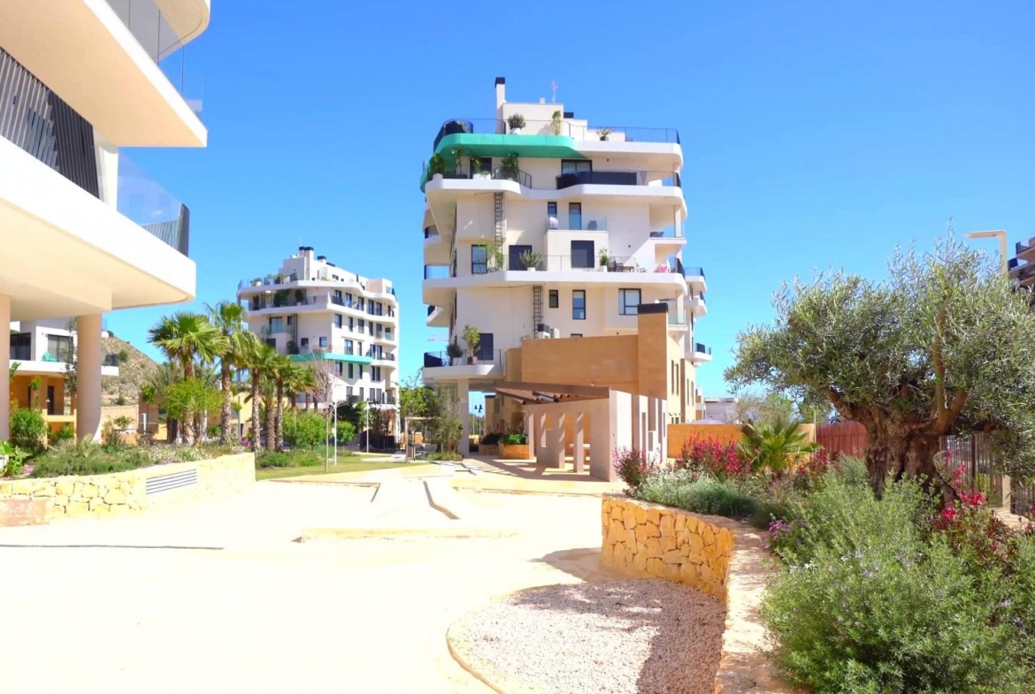 Moderne nieuwe appartementen aan de oevers van de Middellandse Zee