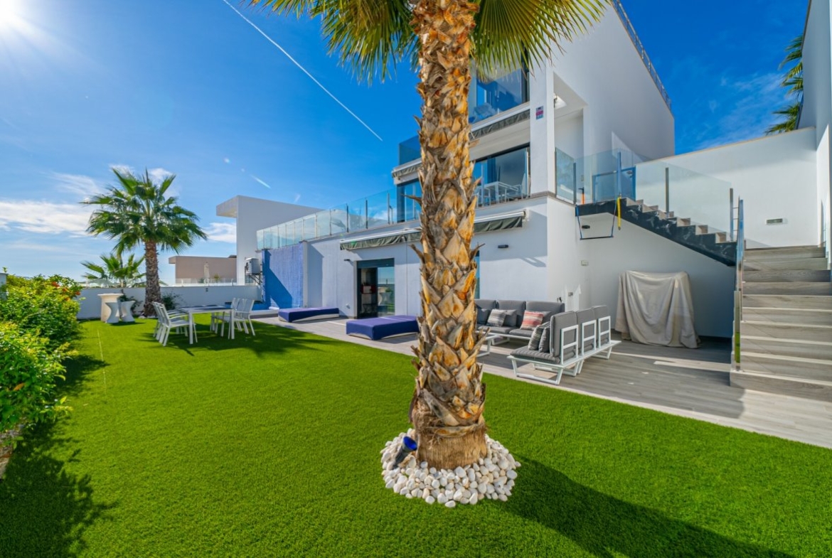 VILLA DE LUJO EN VENTA EN FINESTRAT – BALCON DE FINESTRAT