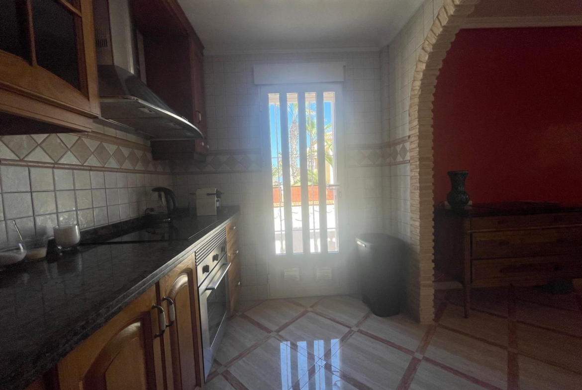 VILLA PARADA CON VISTAS AL MAR Y A 200 METROS DE PLAYA! ZONA TORRE LA MATA. 5 DRM. 3 BAÑOS. PISCINA PRIVADA.