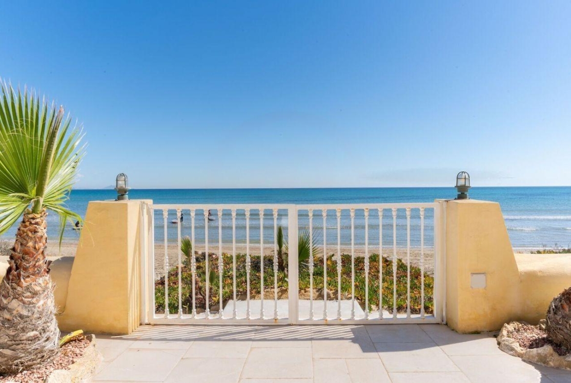 LUXURY VILLA OP HET ZAND IN CABO DE LAS HUERTAS