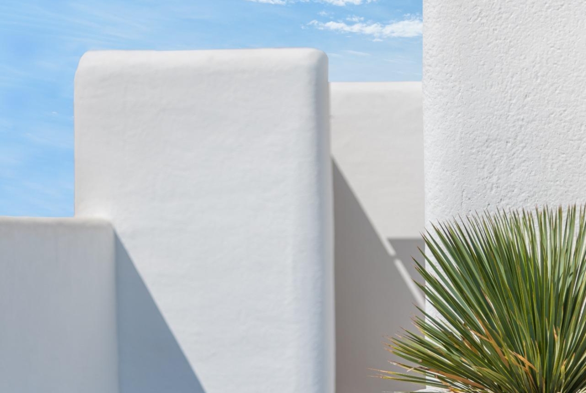 VILLA DE OBRA NUEVA EN LOS ALCÁZARES CON VISTAS AL MAR MENOR. CON PISCINA PRIVADA. 3 DORM. 2 BAÑOS. PARCELA 217 M2.