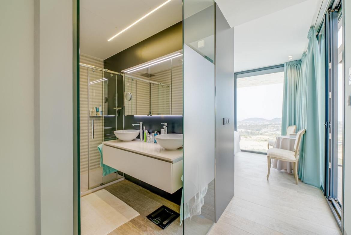 LUXURY VILLA FOR A LARGE FAMILY IN FINESTRAT