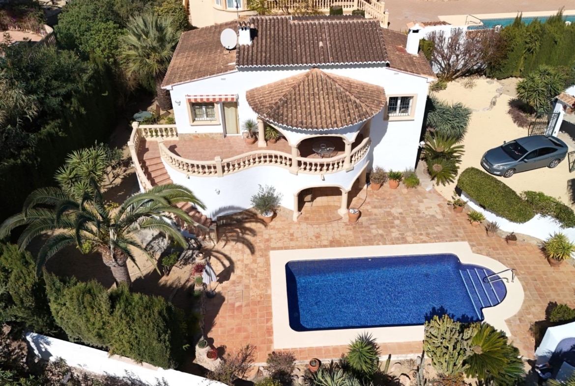 Mediterranean style villa with pool and close to the sea