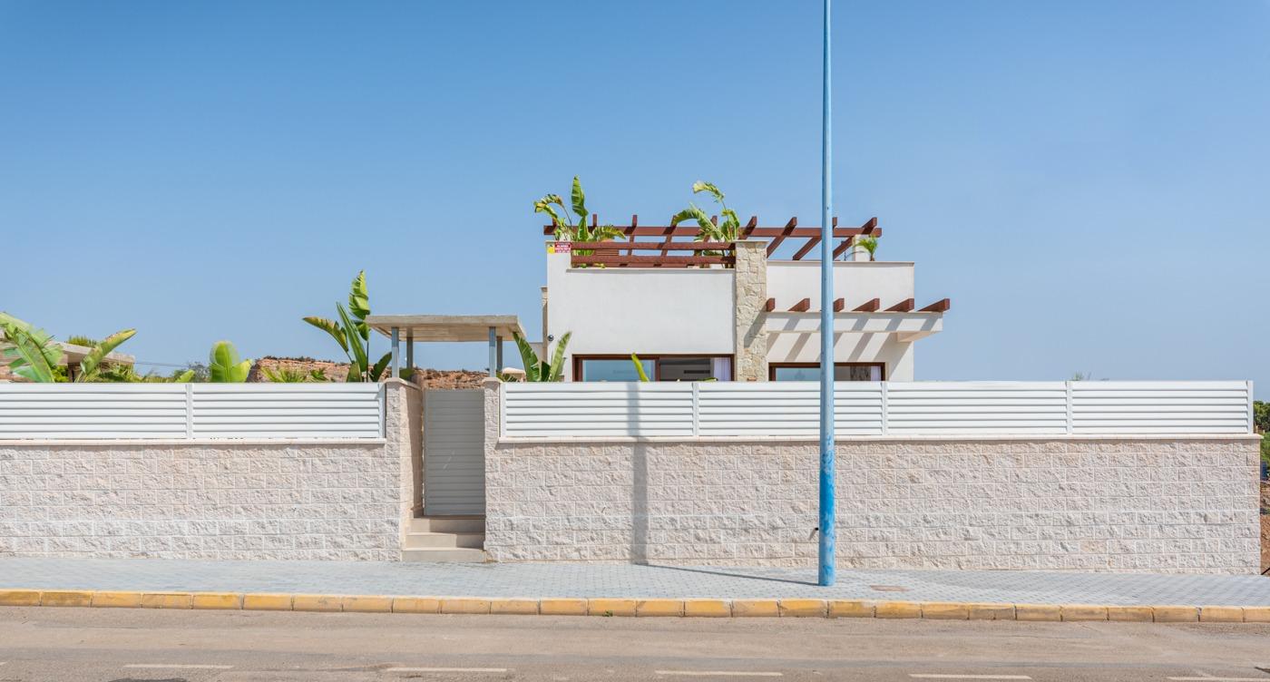 OBRA NUEVA EN VERA PLAYA. DE VOORZITTER. – HET DEBAT IS GESLOTEN.