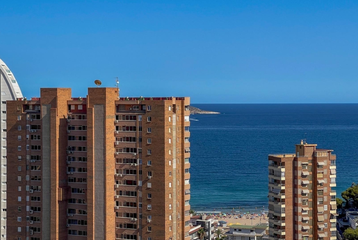 Luxe appartement te koop met prachtig uitzicht op zee