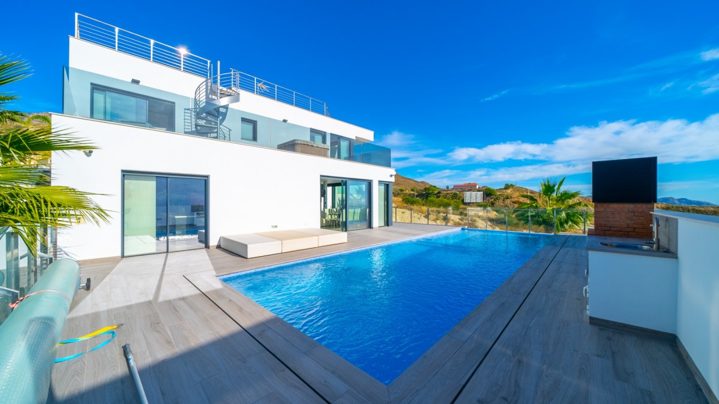 VILLA DE LUJO EN VENTA EN FINESTRAT – BALCON DE FINESTRAT