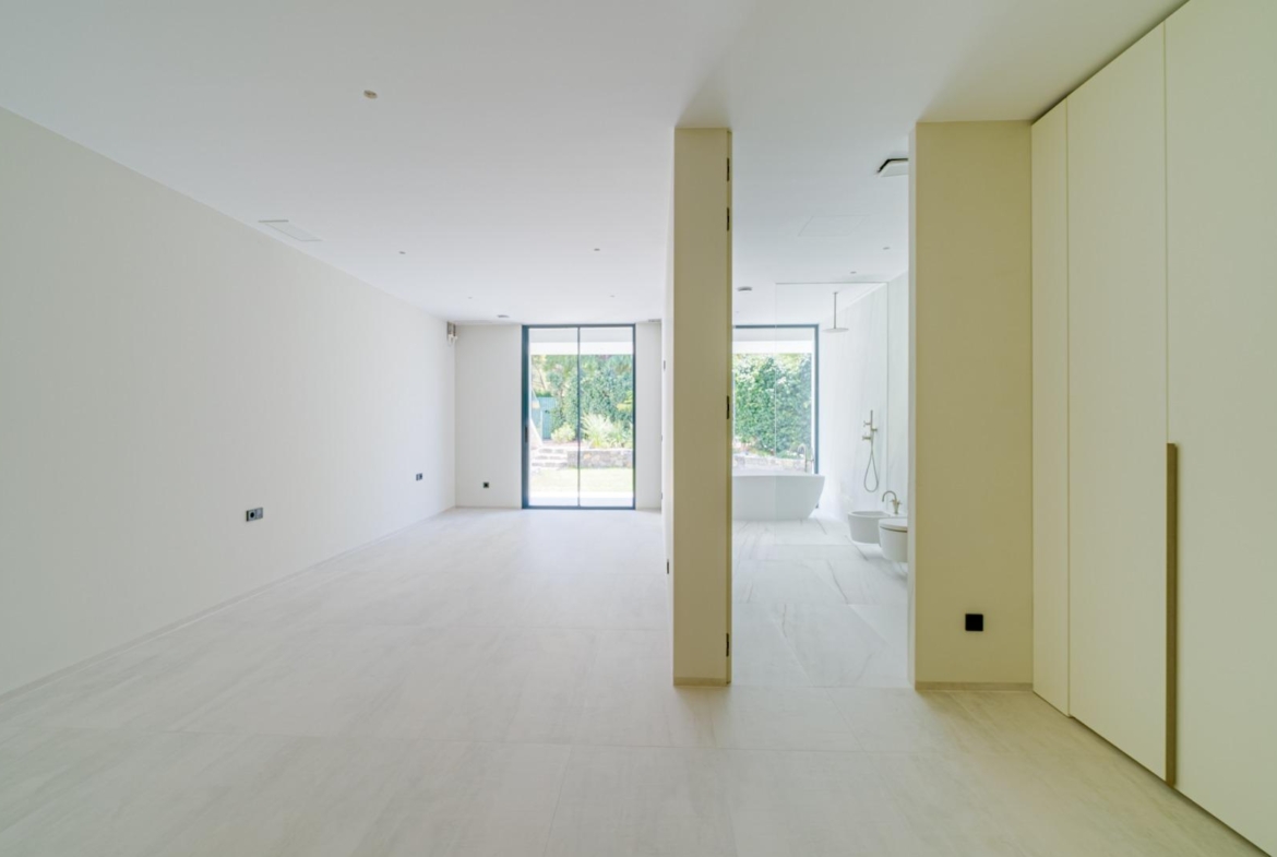 Indrukwekkende luxe villa aan zee