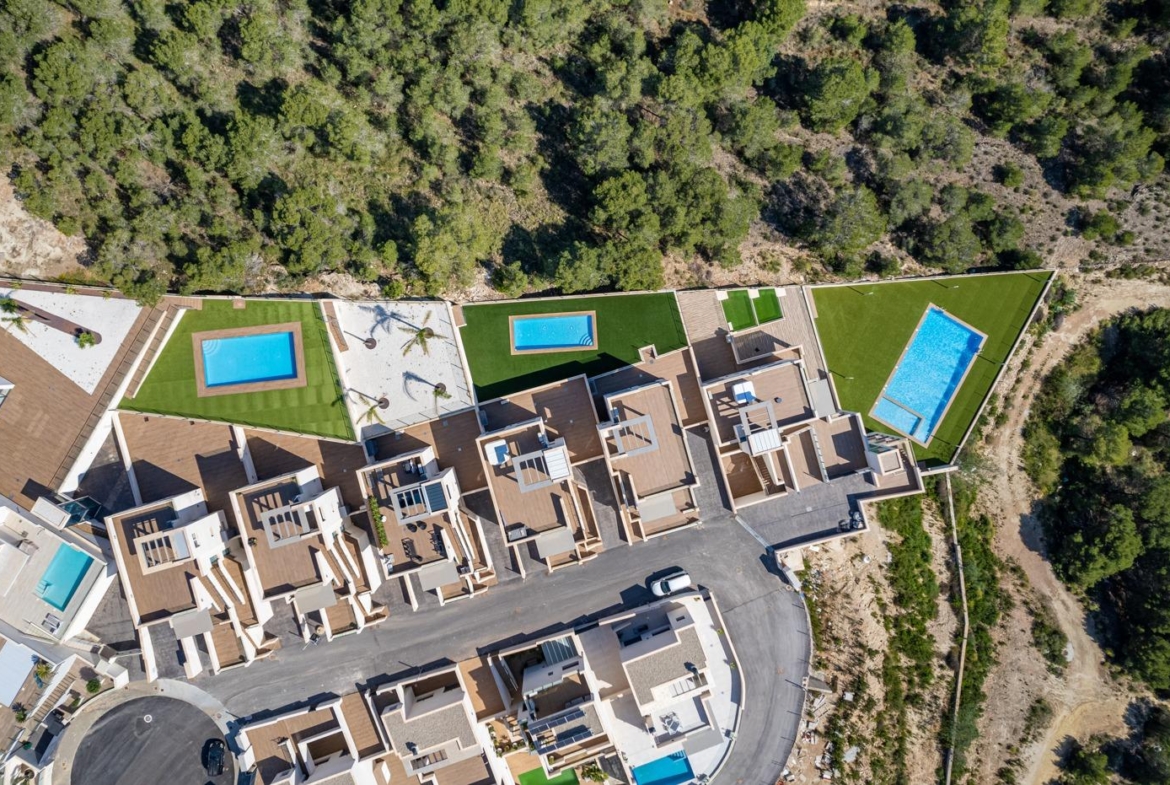OBRA NUEVA! BUGALOW EN SAN MIGUEL DE SALINAS. 2 DORM. 2 BAÑOS. PISCINA+GARAJE.