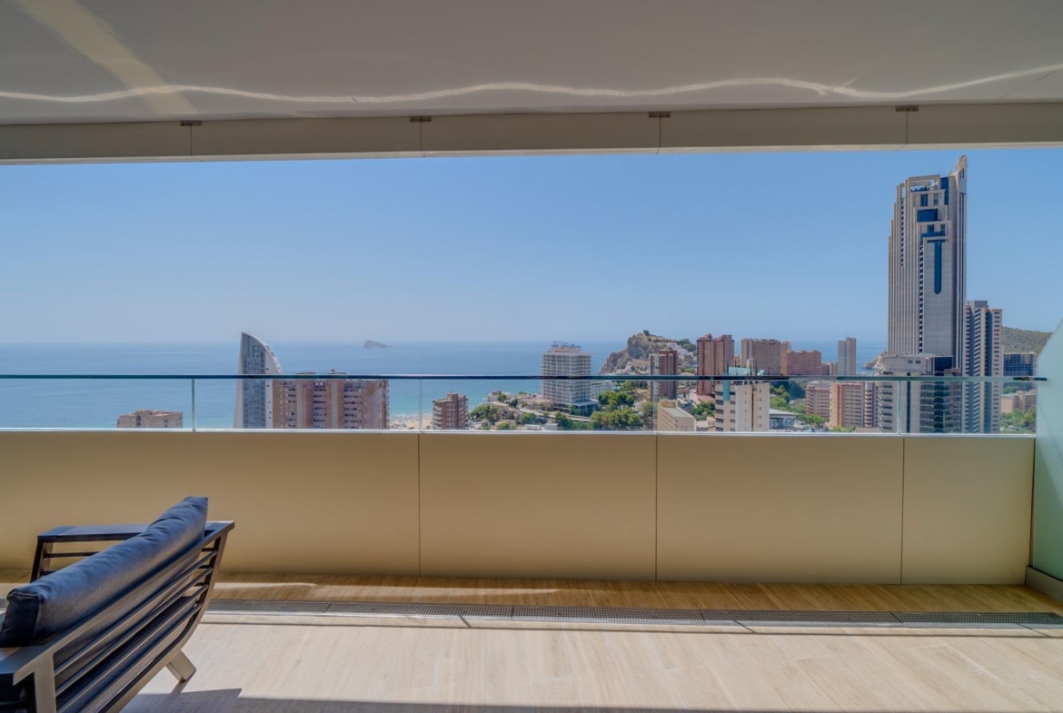 Exclusivo Piso en la Cala de Benidorm con Vistas al Mar