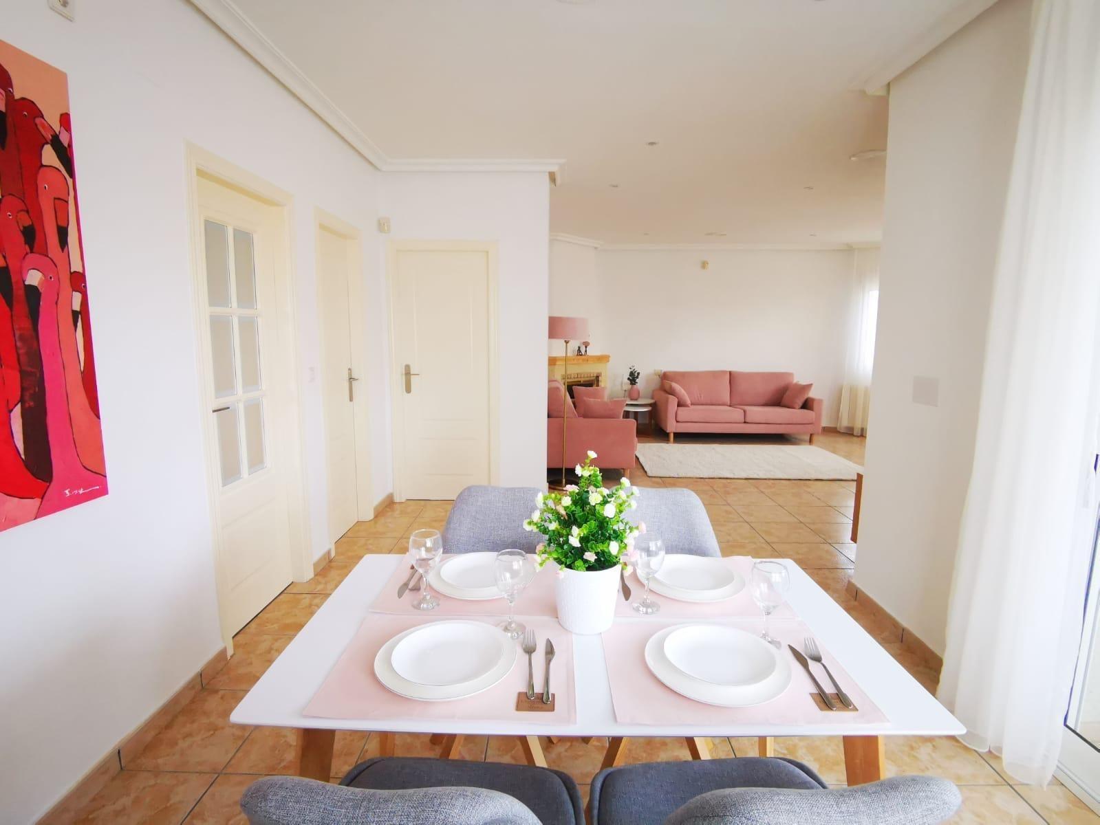 2-42-33 Ruim chalet in La Florida, Orihuela Costa – Ideaal om te genieten van de zon en het strand