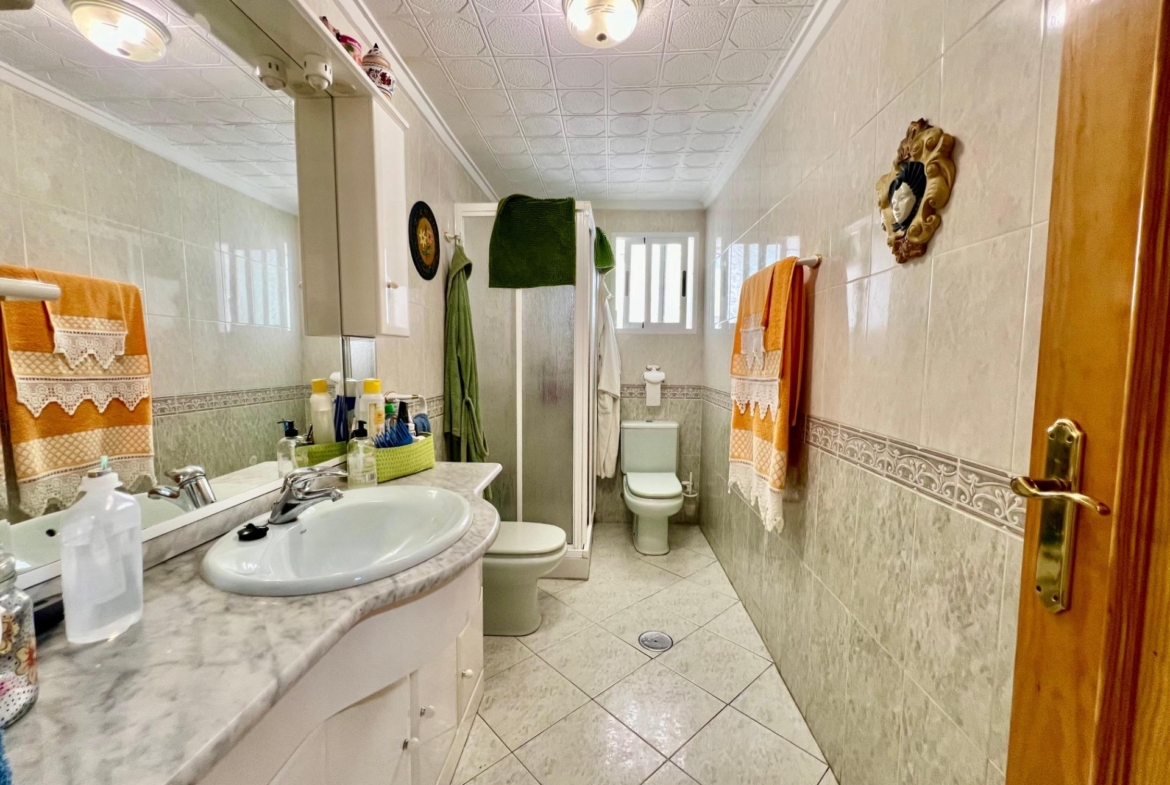 ESPACIOSO APARTAMENTO DE 3 HABITACIONES + PARKING + TRASTERO EN PLANTA 7 CON VISTAS AL MA
