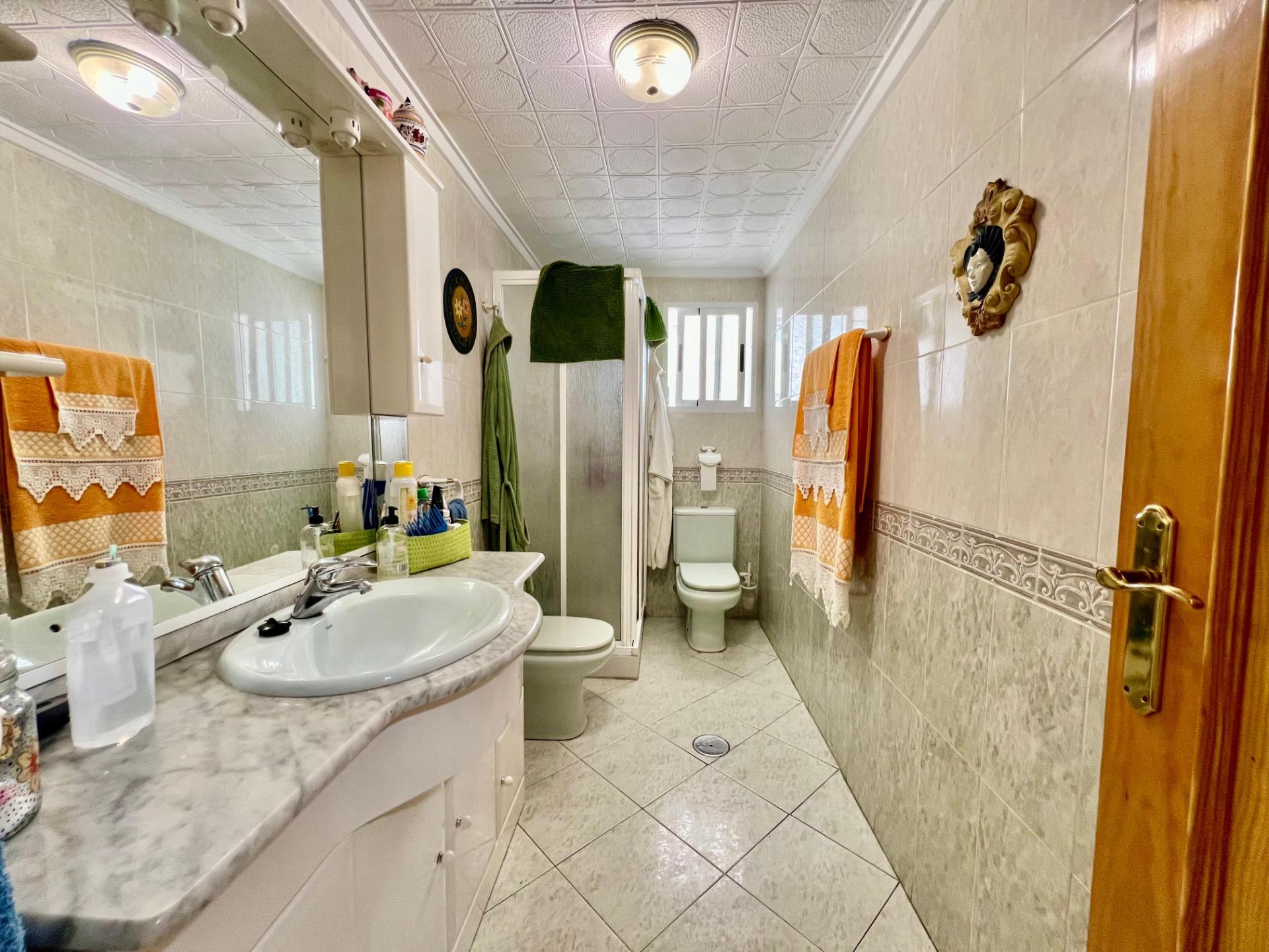 ESPACIOSO APARTAMENTO DE 3 HABITACIONES + PARKING + TRASTERO EN PLANTA 7 CON VISTAS AL MA