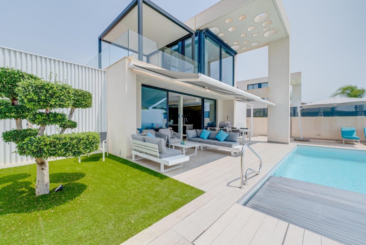 LUXURY VILLA FOR A LARGE FAMILY IN FINESTRAT