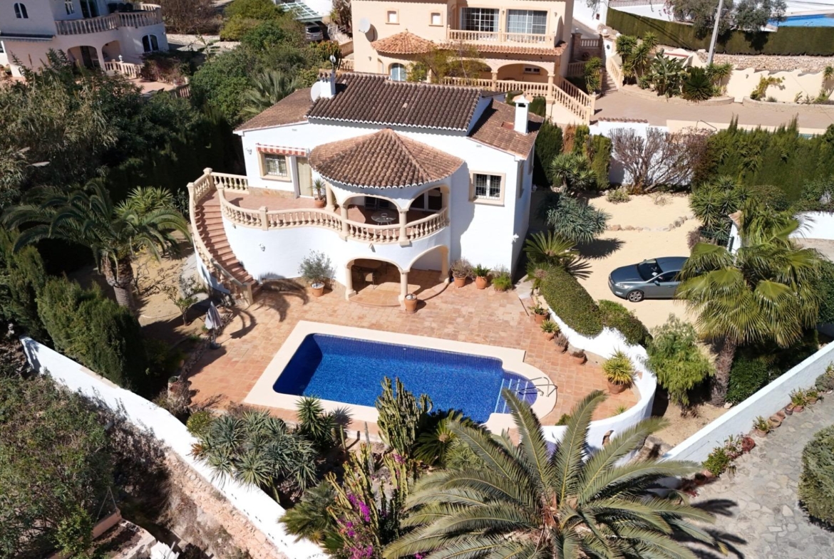 Mediterranean style villa with pool and close to the sea