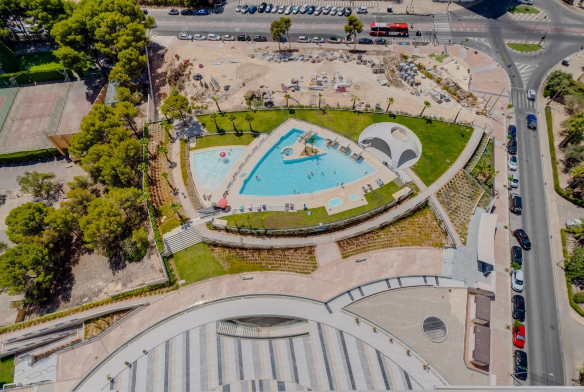 Exclusivo Piso en la Cala de Benidorm con Vistas al Mar