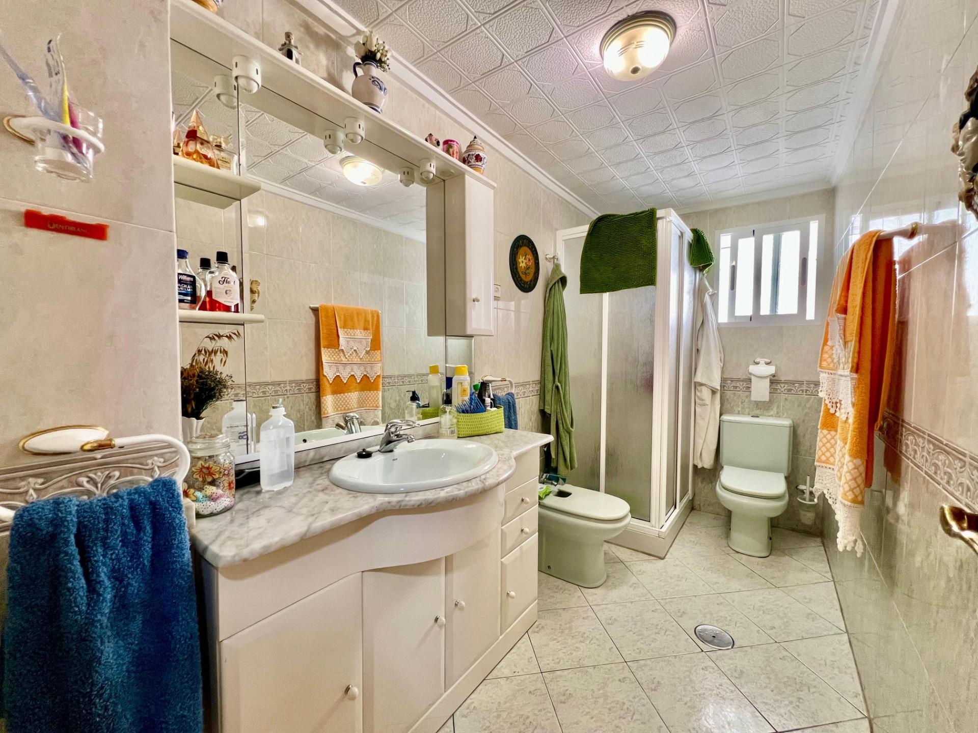 ESPACIOSO APARTAMENTO DE 3 HABITACIONES + PARKING + TRASTERO EN PLANTA 7 CON VISTAS AL MA