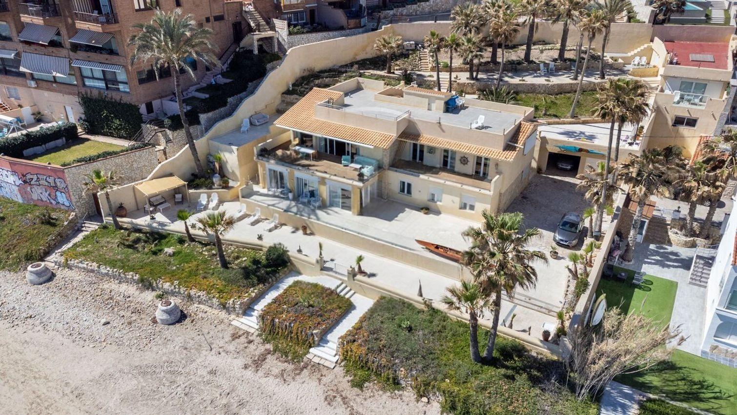 2-43-47 LUXURY VILLA OP HET ZAND IN CABO DE LAS HUERTAS