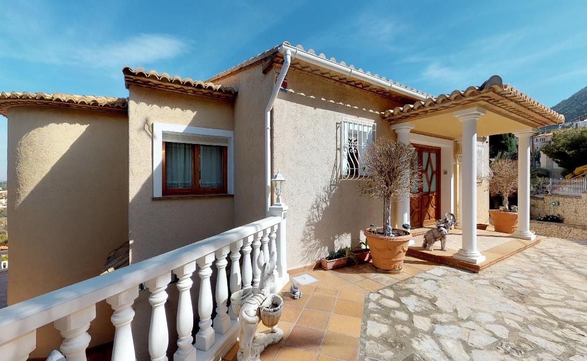 EXCLUSIEVE VILLA TE KOOP IN CALPE MET MARVELLOUS ZEEZICHTEN