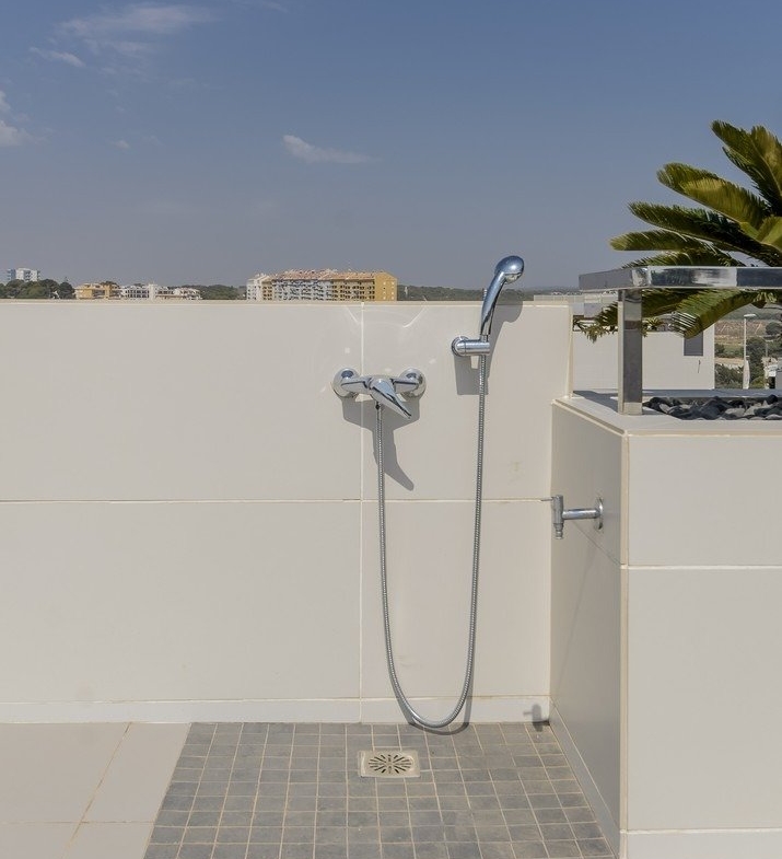NEW CONSTRUCTION VILLAS 250 m FROM THE BEACH IN CAMPOAMOR