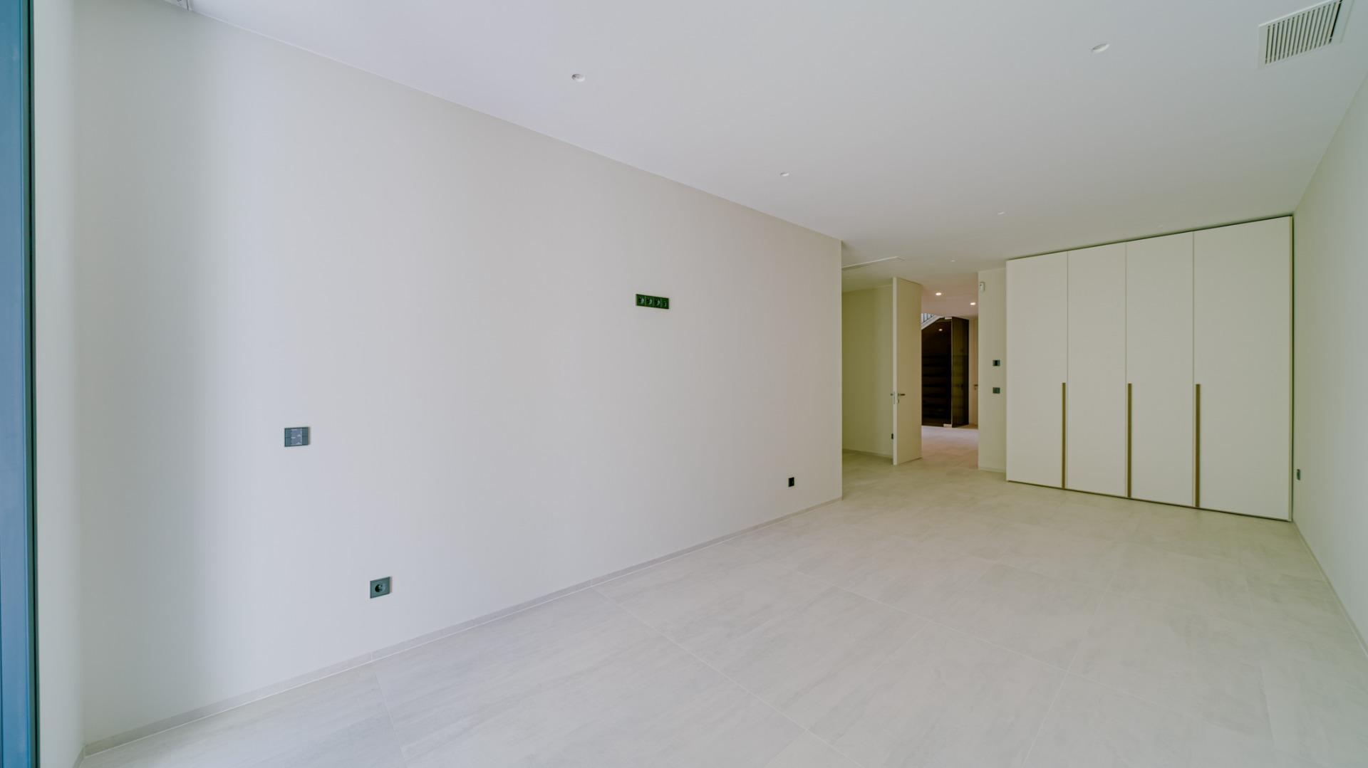 Indrukwekkende luxe villa aan zee