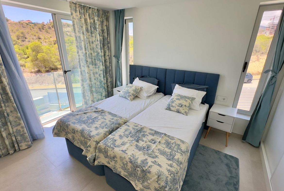 Grote villa op het balkon van Finestrat met uitzicht op de zee