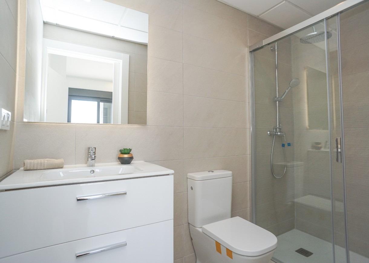 APPARTAMENTOS DE OBRA NUEVA CON VISTAS AL MAR. 2 DOR. 2 BAÑOS. APARCAMENTO. PISCINA.