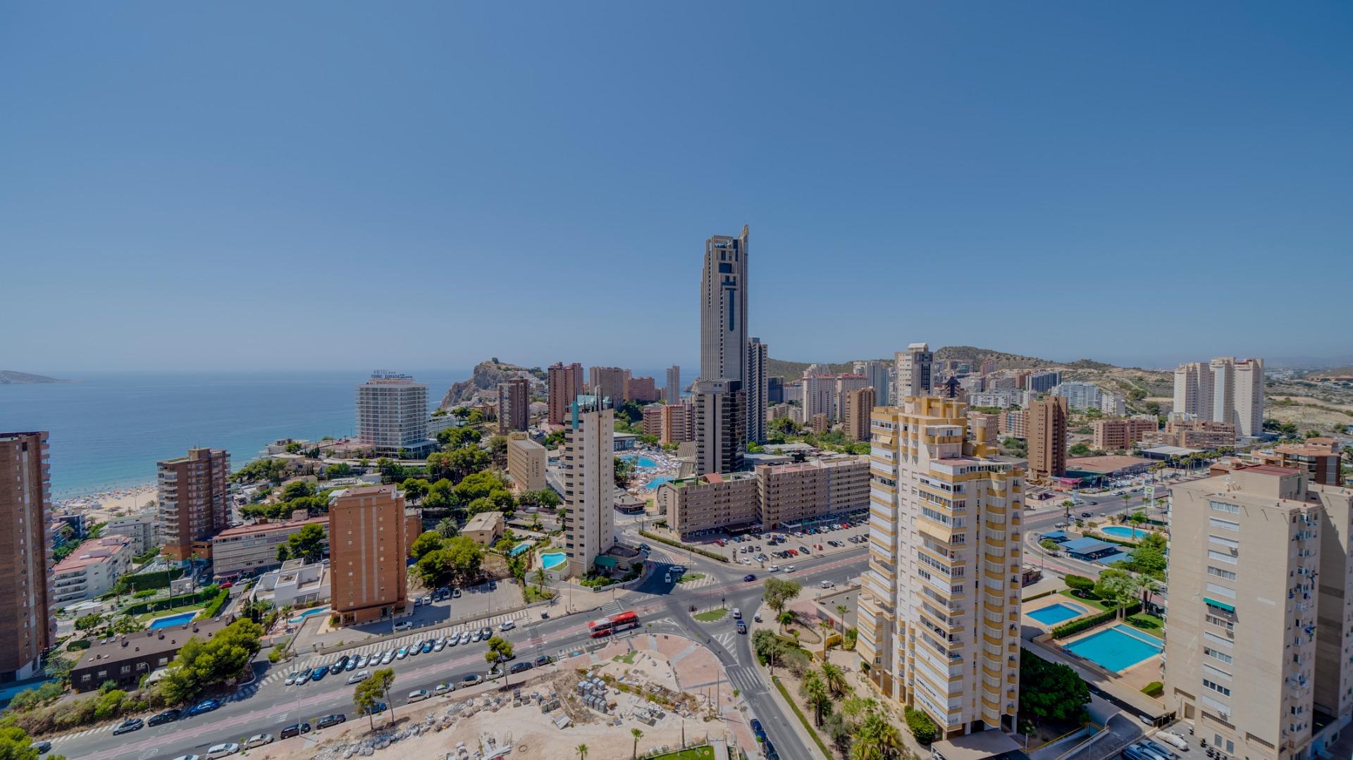 Exclusivo Piso en la Cala de Benidorm con Vistas al Mar