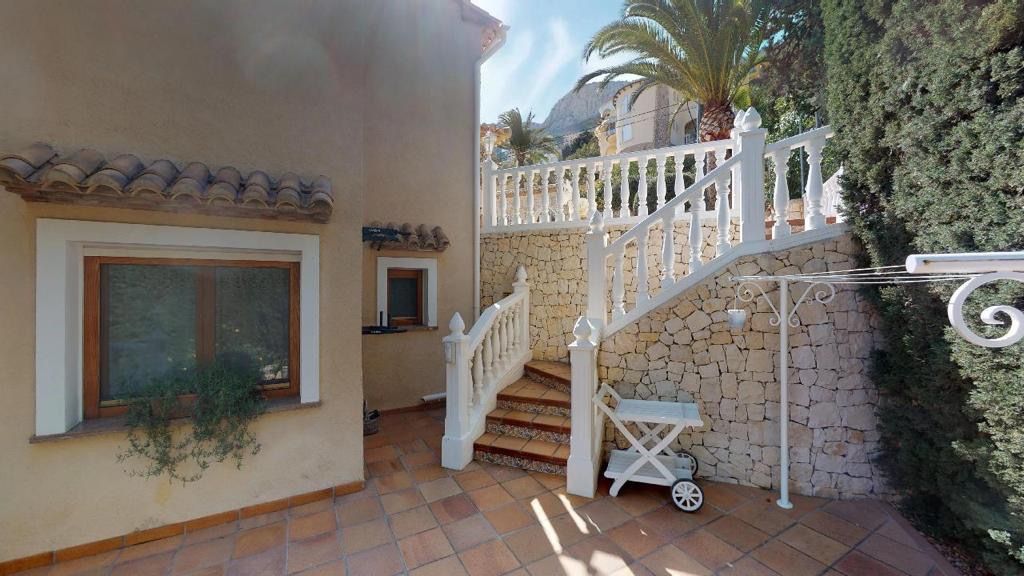 EXCLUSIEVE VILLA TE KOOP IN CALPE MET MARVELLOUS ZEEZICHTEN