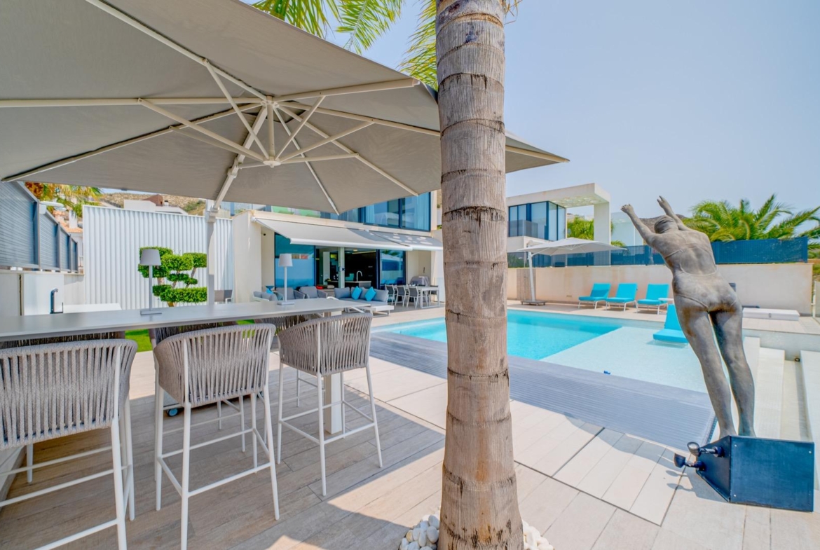 LUXURY VILLA FOR A LARGE FAMILY IN FINESTRAT
