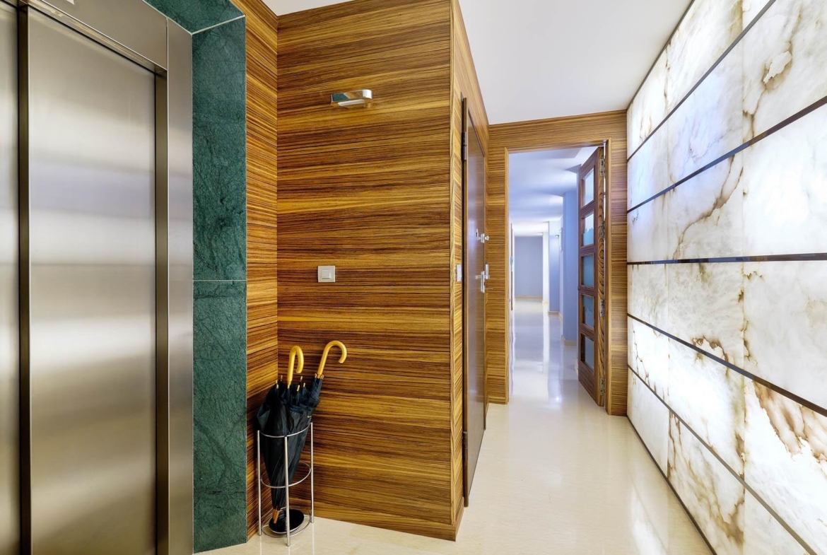 Luxury PENTHOUSE in the TORREVIEJA THEATER SQUARE