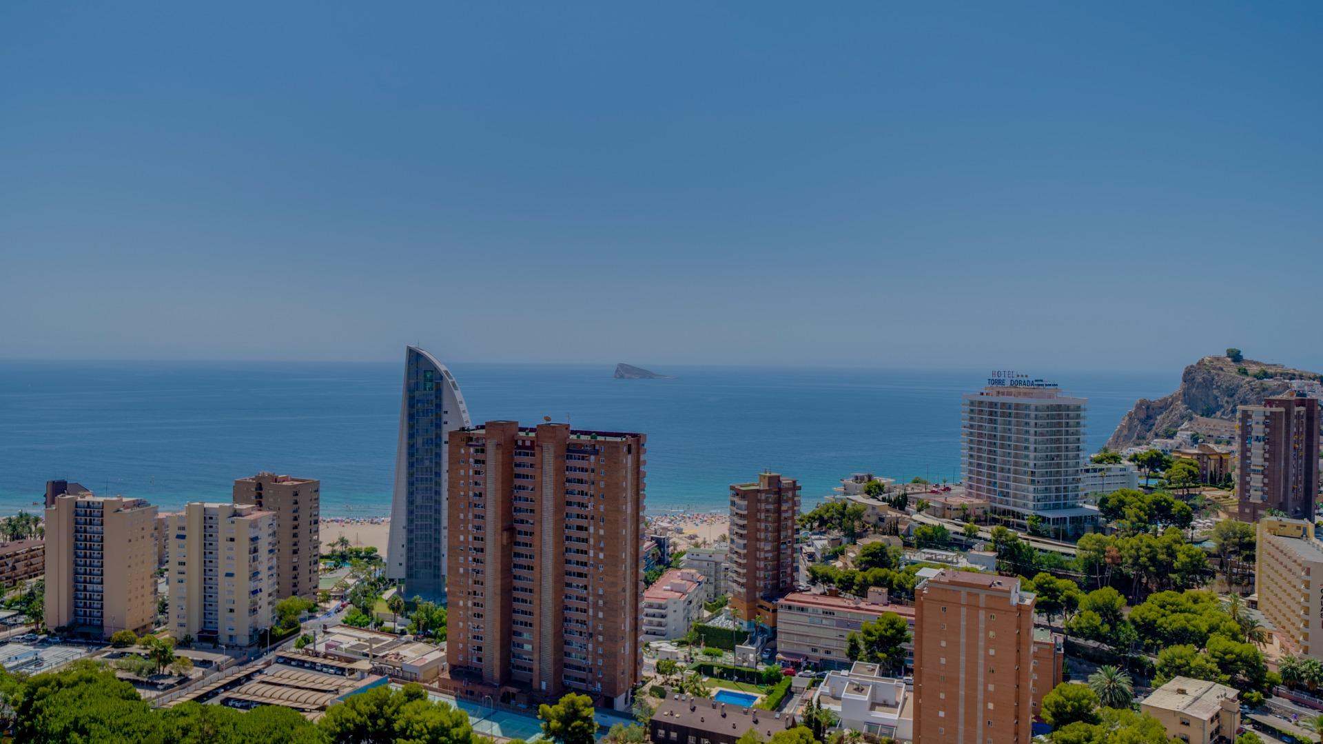 Exclusivo Piso en la Cala de Benidorm con Vistas al Mar