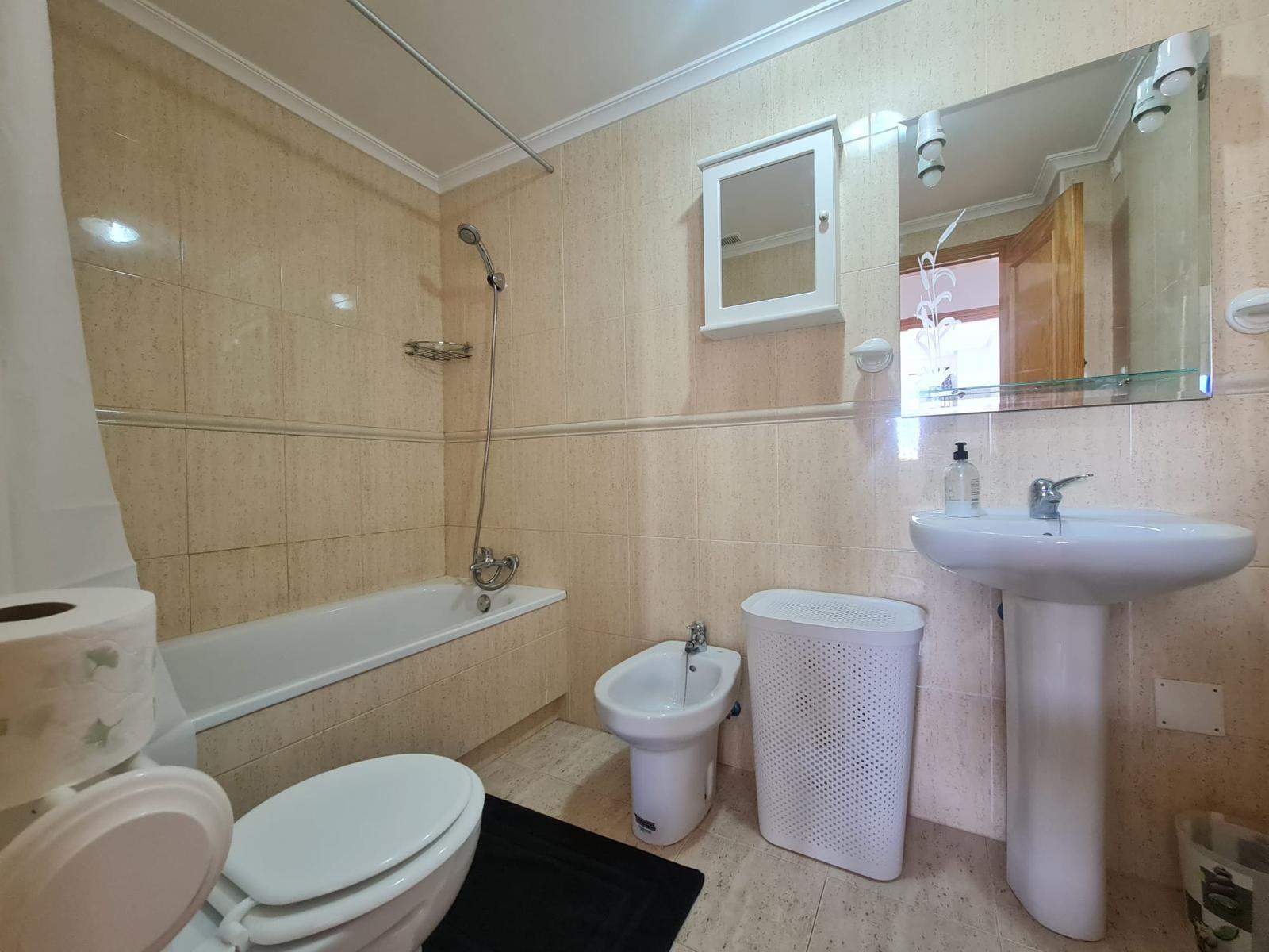 BUNGALOW PLANTA ALTA CON SOLÁRIUM EN ORIHUELA COSTA, ZENIAMAR I.
