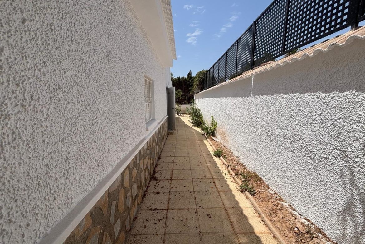 FABULOSA VILLA REFORMADA ESTILO MEDITERRÁNEO EN CIUDAD QUESADA