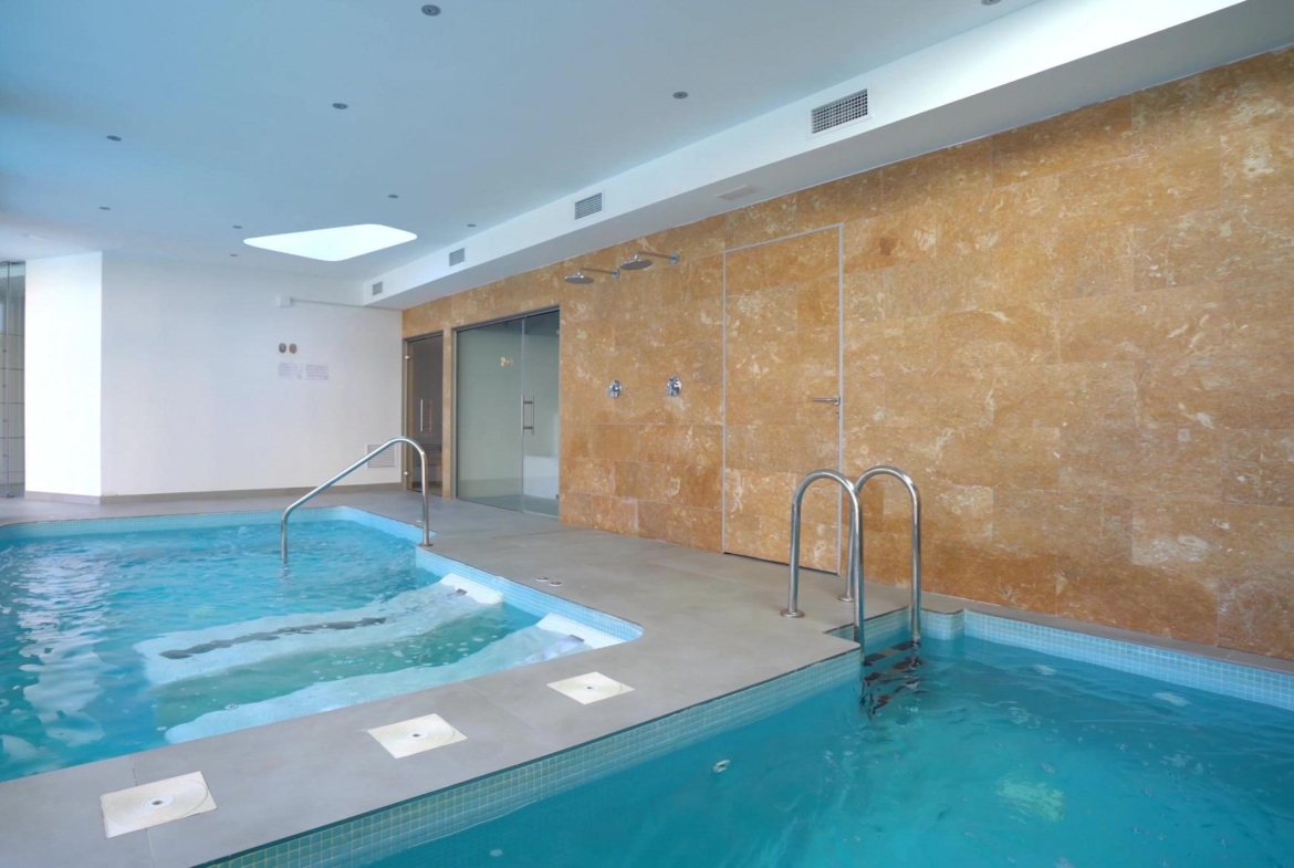 Moderne nieuwe appartementen aan de oevers van de Middellandse Zee