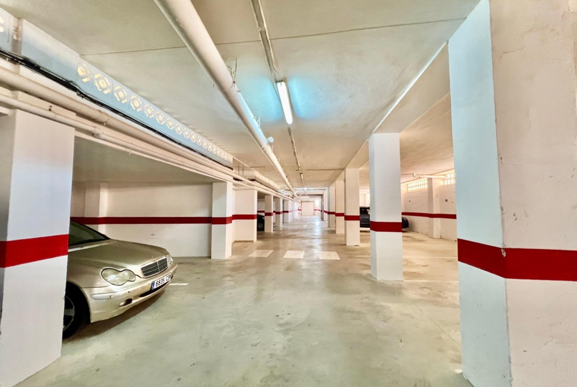 ESPACIOSO APARTAMENTO DE 3 HABITACIONES + PARKING + TRASTERO EN PLANTA 7 CON VISTAS AL MA