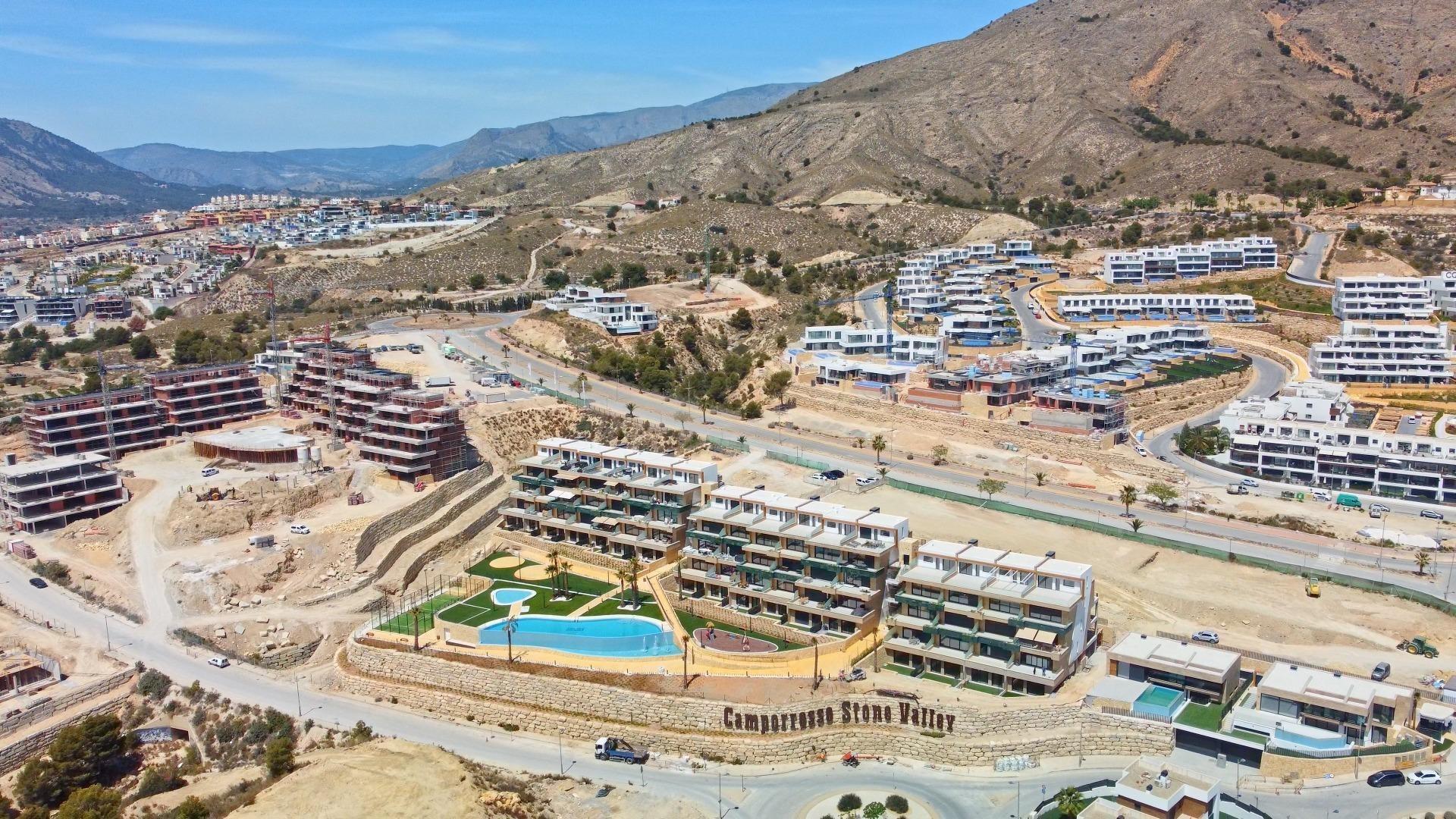 2-46-5 New spacious duplex in Finestrat.
