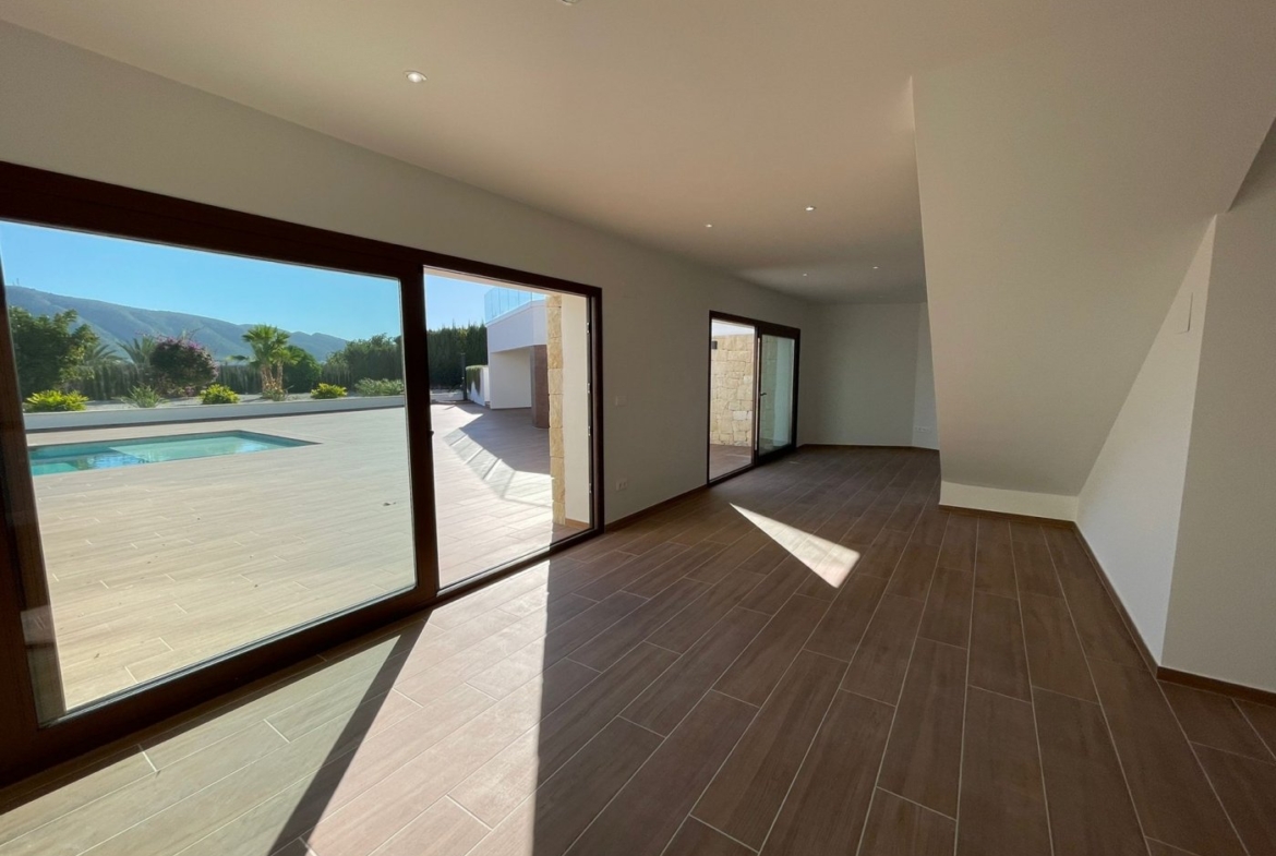 LUXURY VILLA IN ALTEA