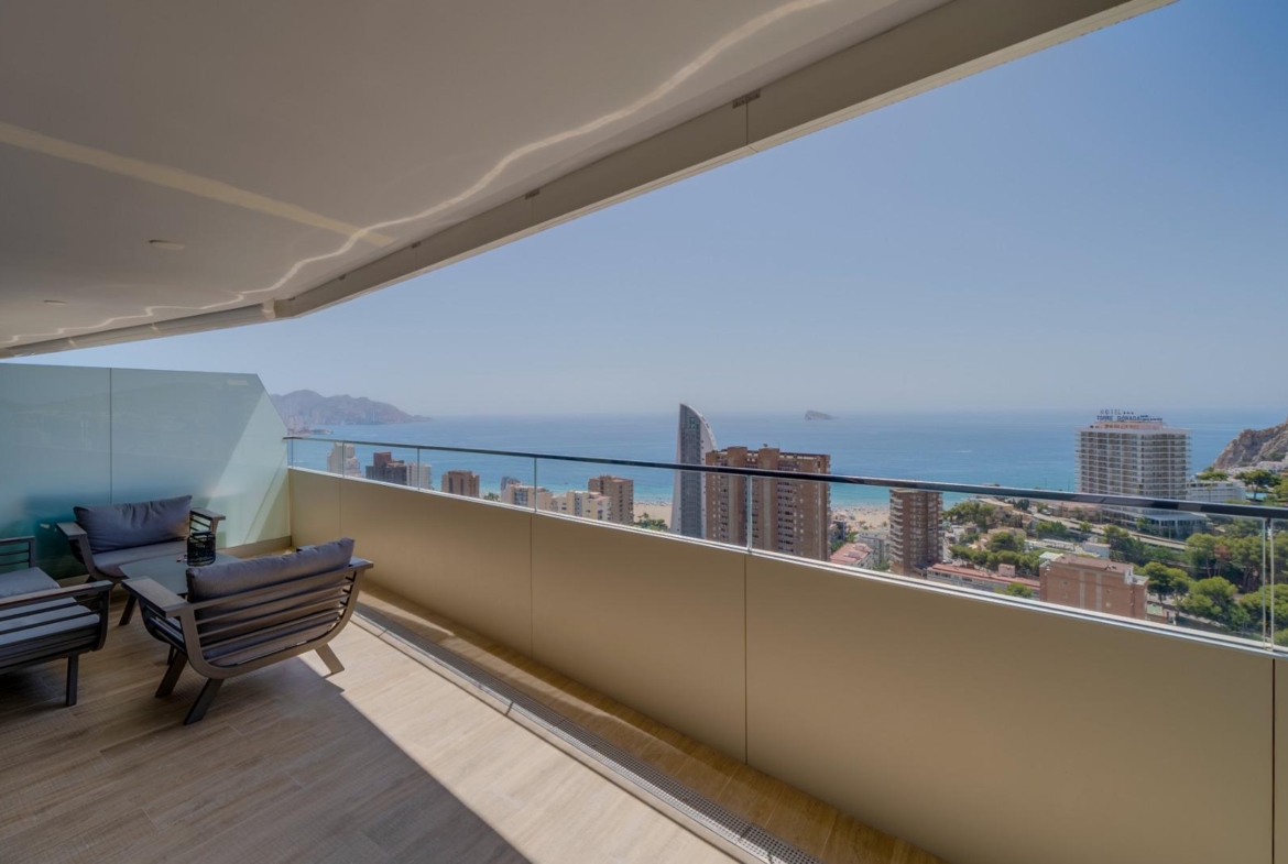 Exclusivo Piso en la Cala de Benidorm con Vistas al Mar