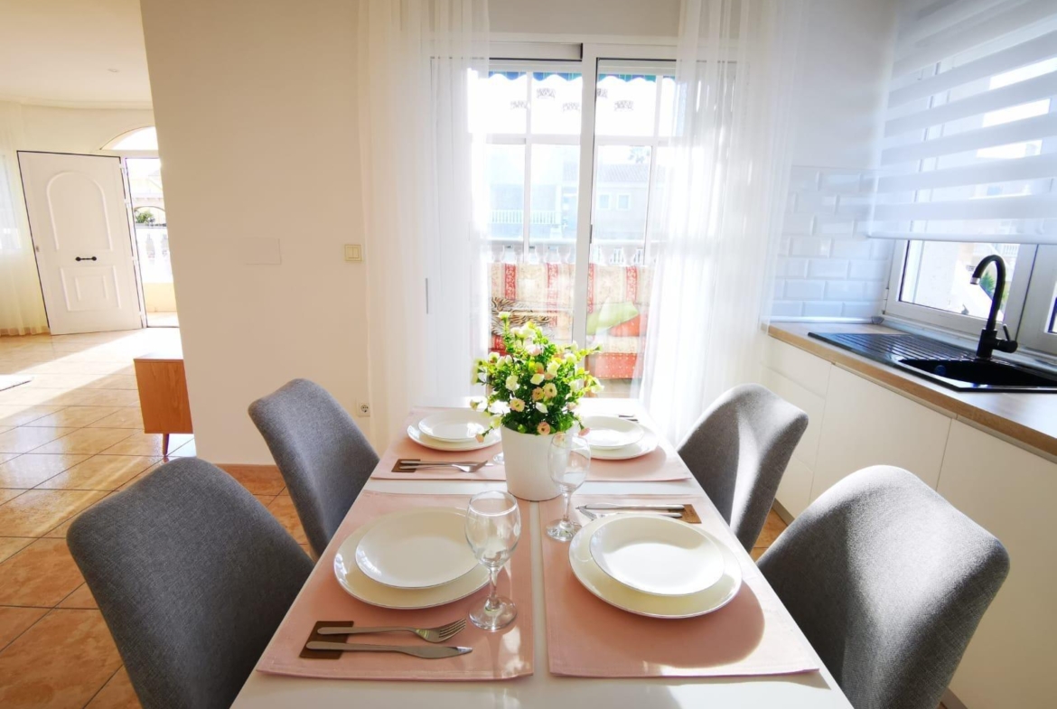 Ruim chalet in La Florida, Orihuela Costa – Ideaal om te genieten van de zon en het strand