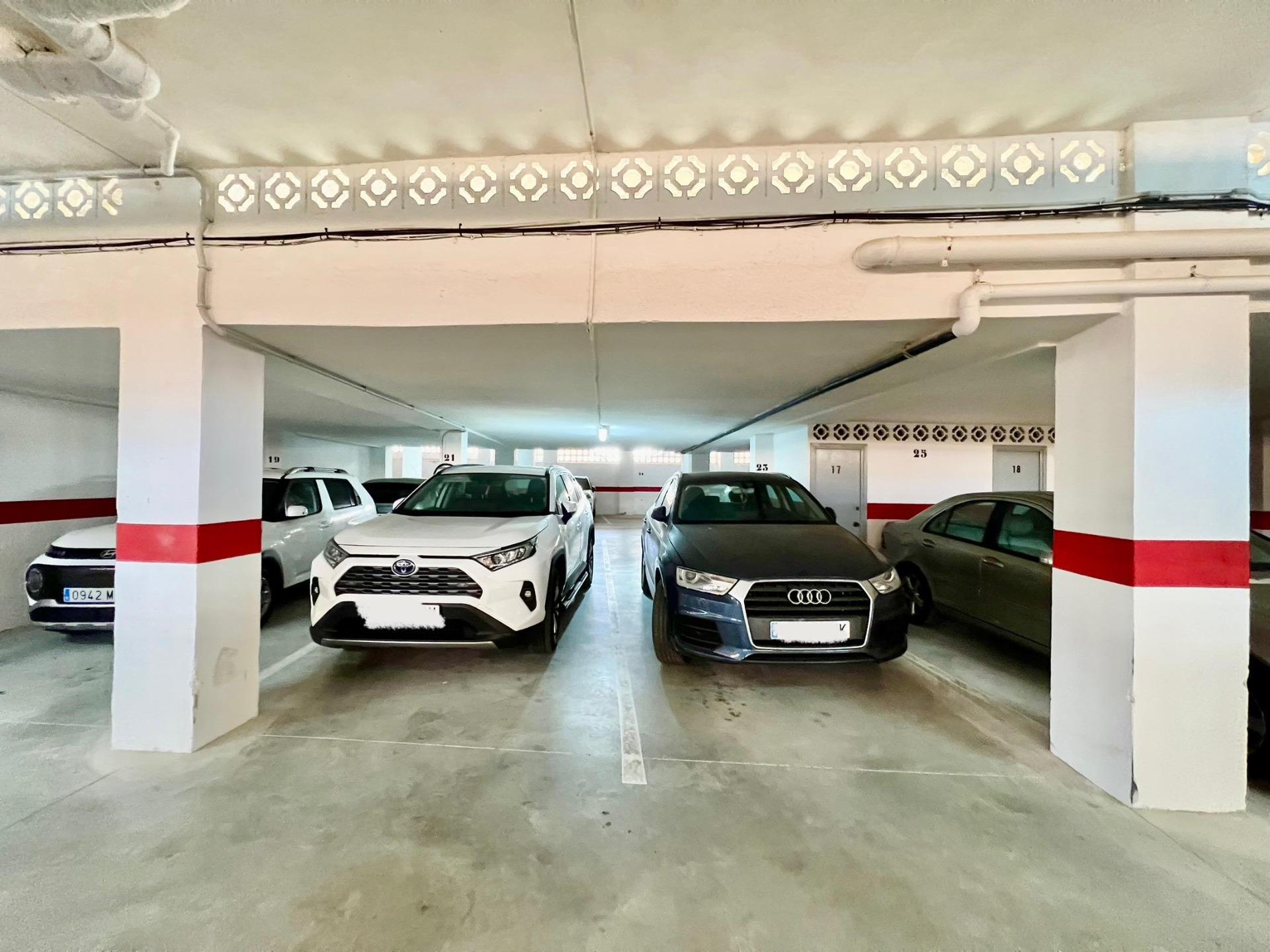 ESPACIOSO APARTAMENTO DE 3 HABITACIONES + PARKING + TRASTERO EN PLANTA 7 CON VISTAS AL MA