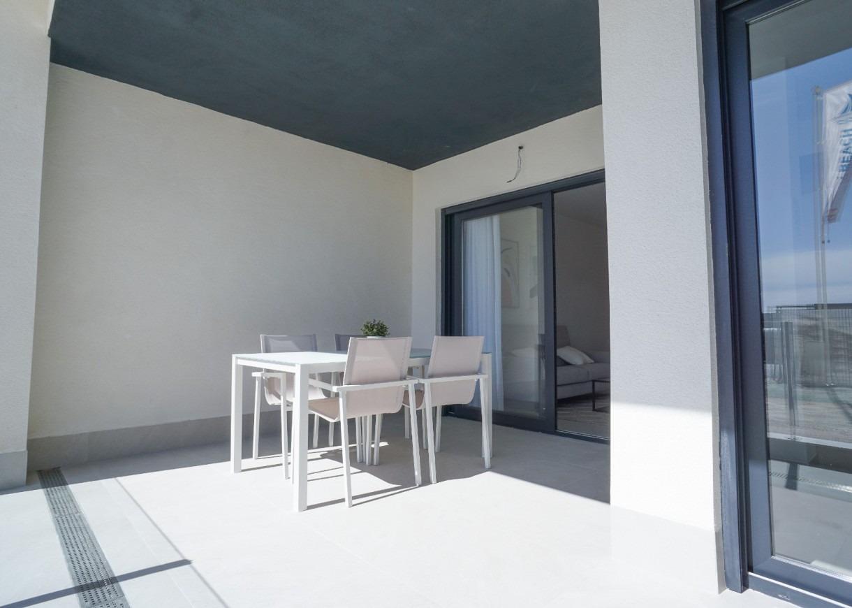 APPARTAMENTOS DE OBRA NUEVA CON VISTAS AL MAR. 2 DOR. 2 BAÑOS. APARCAMENTO. PISCINA.