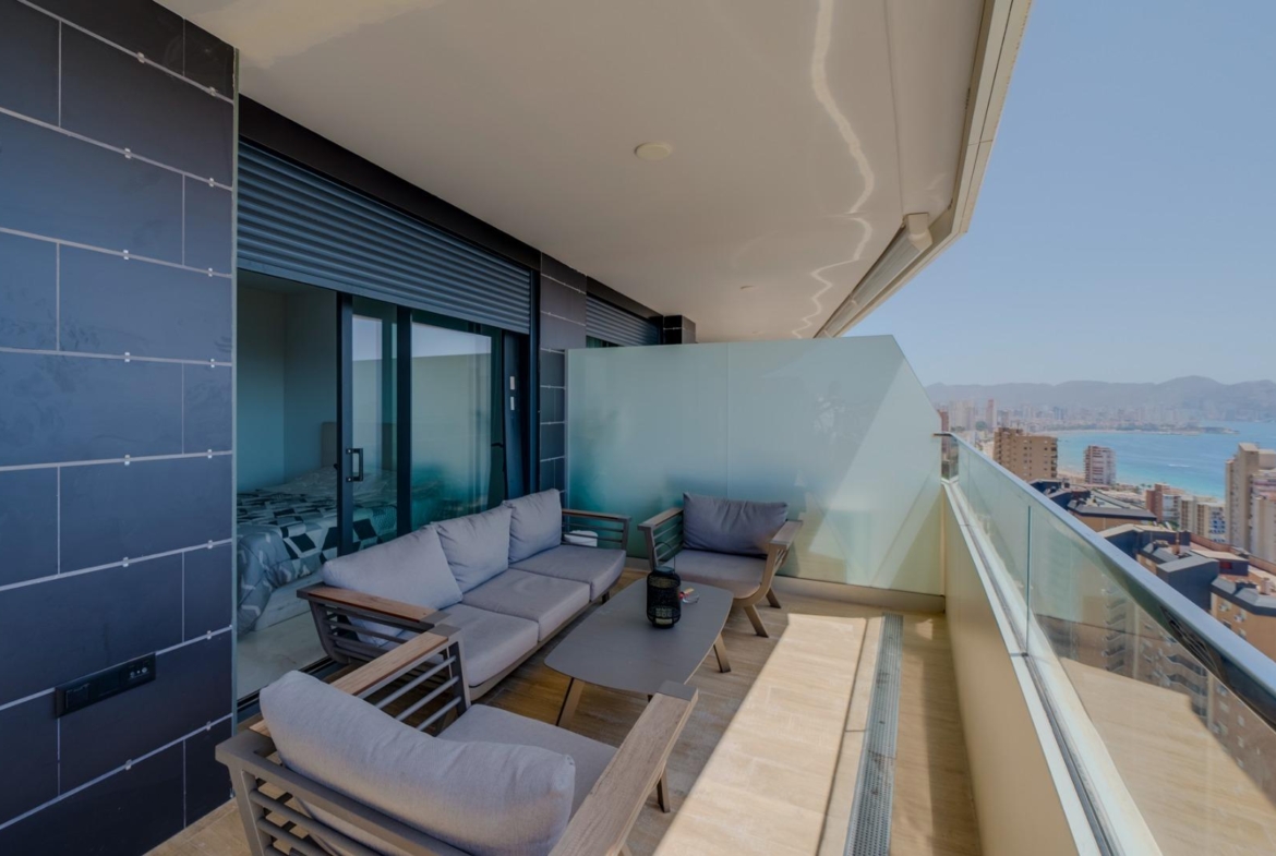 Exclusivo Piso en la Cala de Benidorm con Vistas al Mar