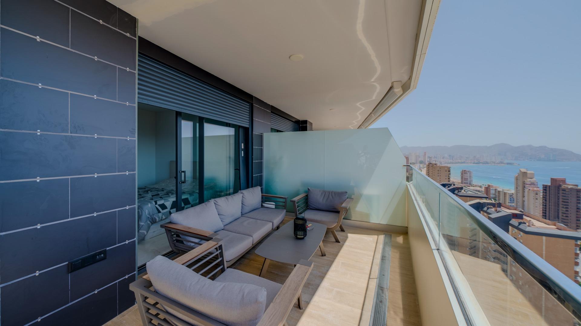Exclusivo Piso en la Cala de Benidorm con Vistas al Mar