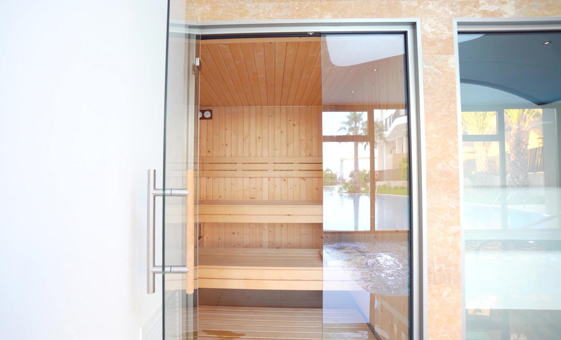 Moderne nieuwe appartementen aan de oevers van de Middellandse Zee