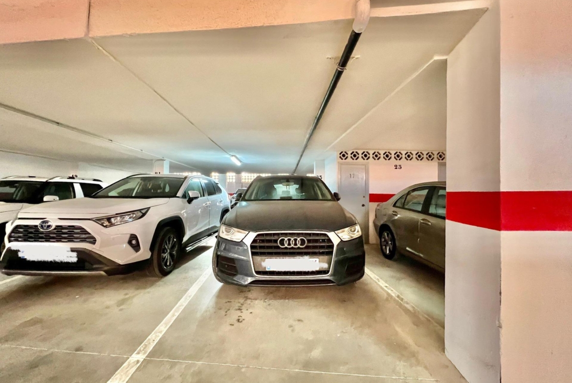 ESPACIOSO APARTAMENTO DE 3 HABITACIONES + PARKING + TRASTERO EN PLANTA 7 CON VISTAS AL MA