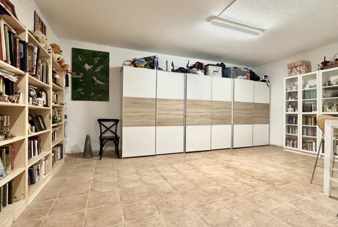 Prachtig herenhuis in Albir met tuin 15 minuten lopen van het strand!
