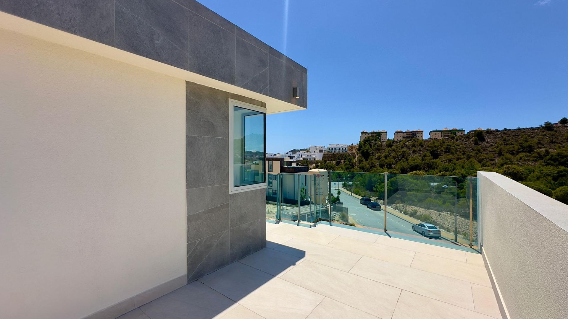 Grote villa op het balkon van Finestrat met uitzicht op de zee