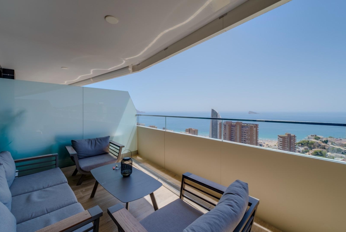 Exclusivo Piso en la Cala de Benidorm con Vistas al Mar